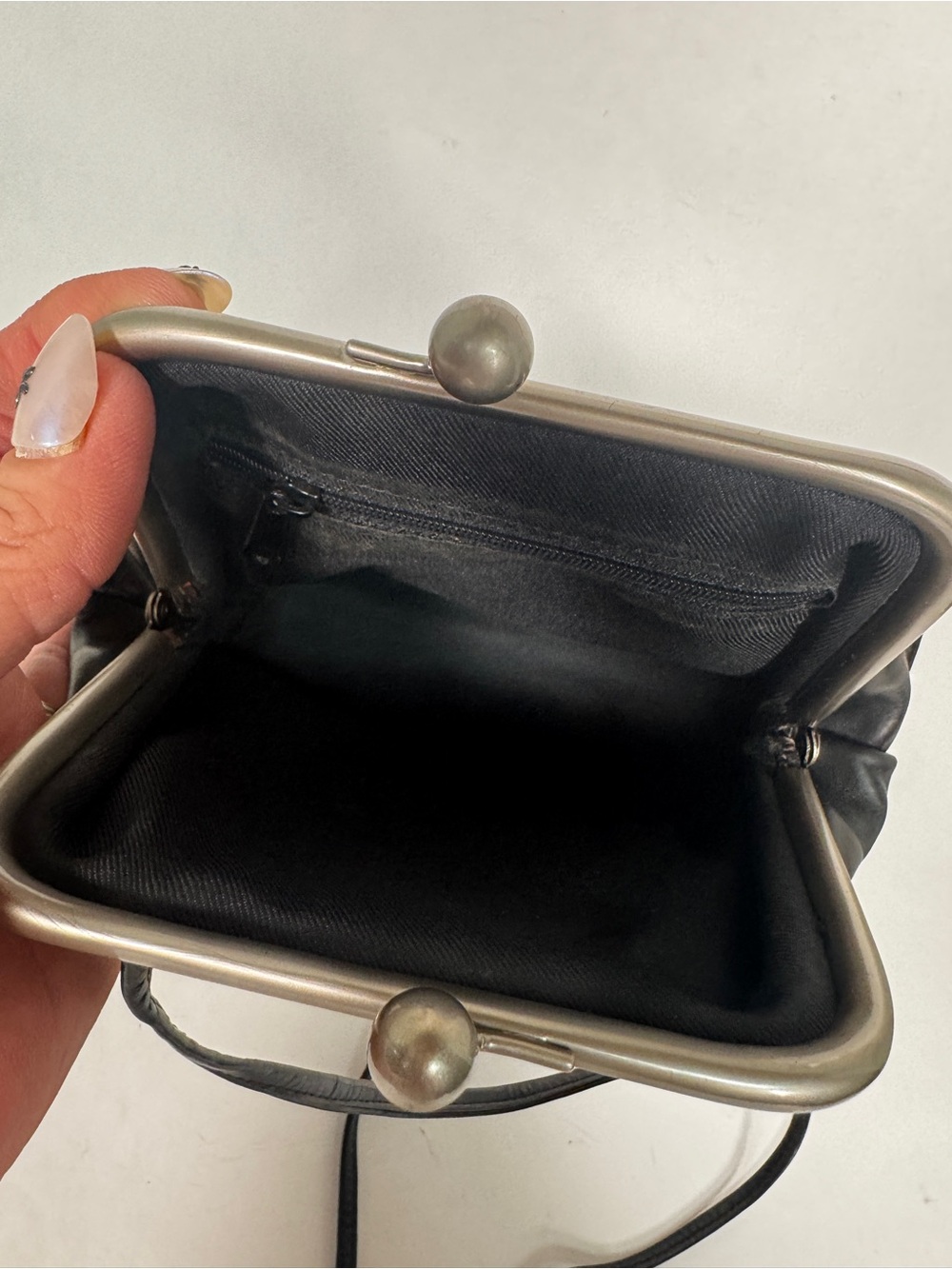 Black Genuine Calfskin Leather Kiss Lock Crossbody Frame Bag - Picture 10 of 10